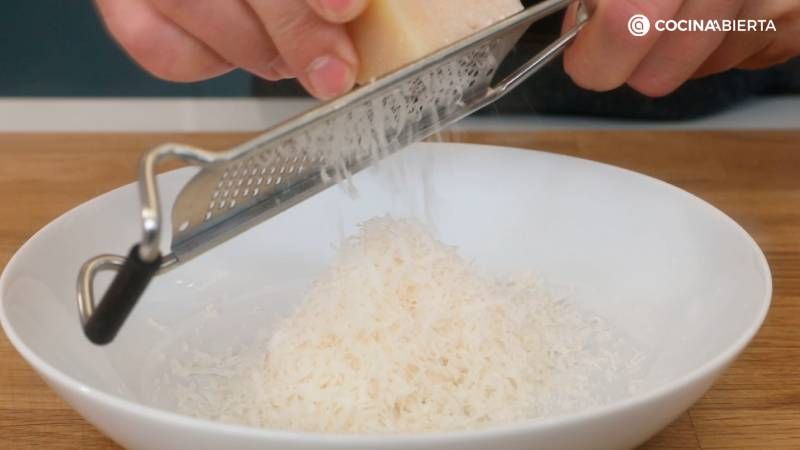 El queso madurado de oveja Leyendas de Baztán de TGT es perfecto para rallar y fundir