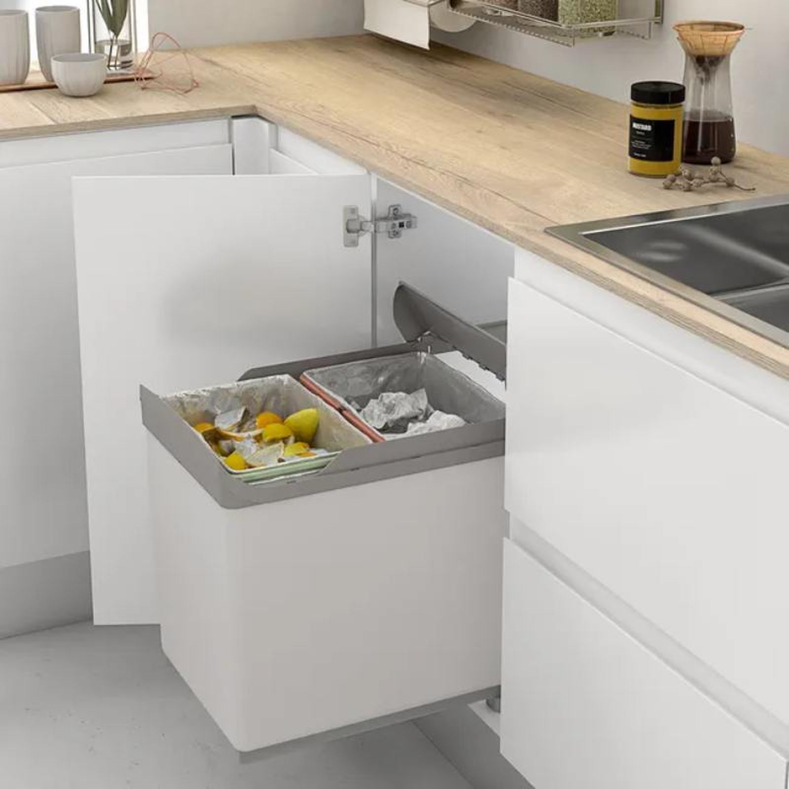 Cubo de basura extraíble para mueble de cocina / Imagen: Leroy Merlin