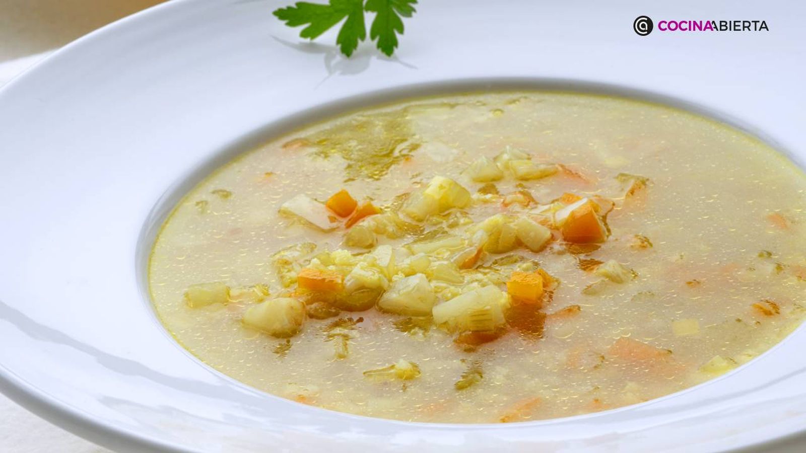 Karlos Arguiñano muestra cómo cocinar el mijo para elaborar una sopa de mijo