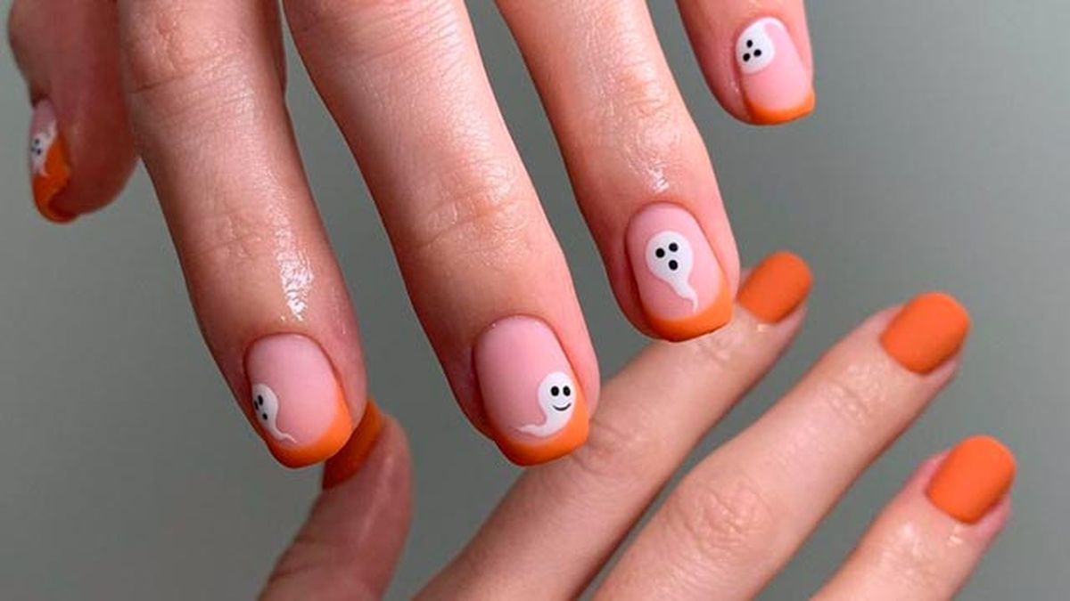 Simpática manicura con fantasmas