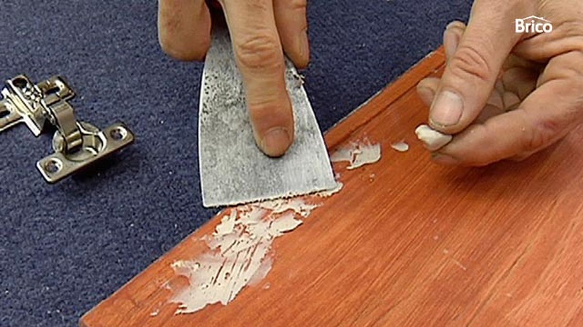 Como cambiar las bisagras de un armario paso a paso 2