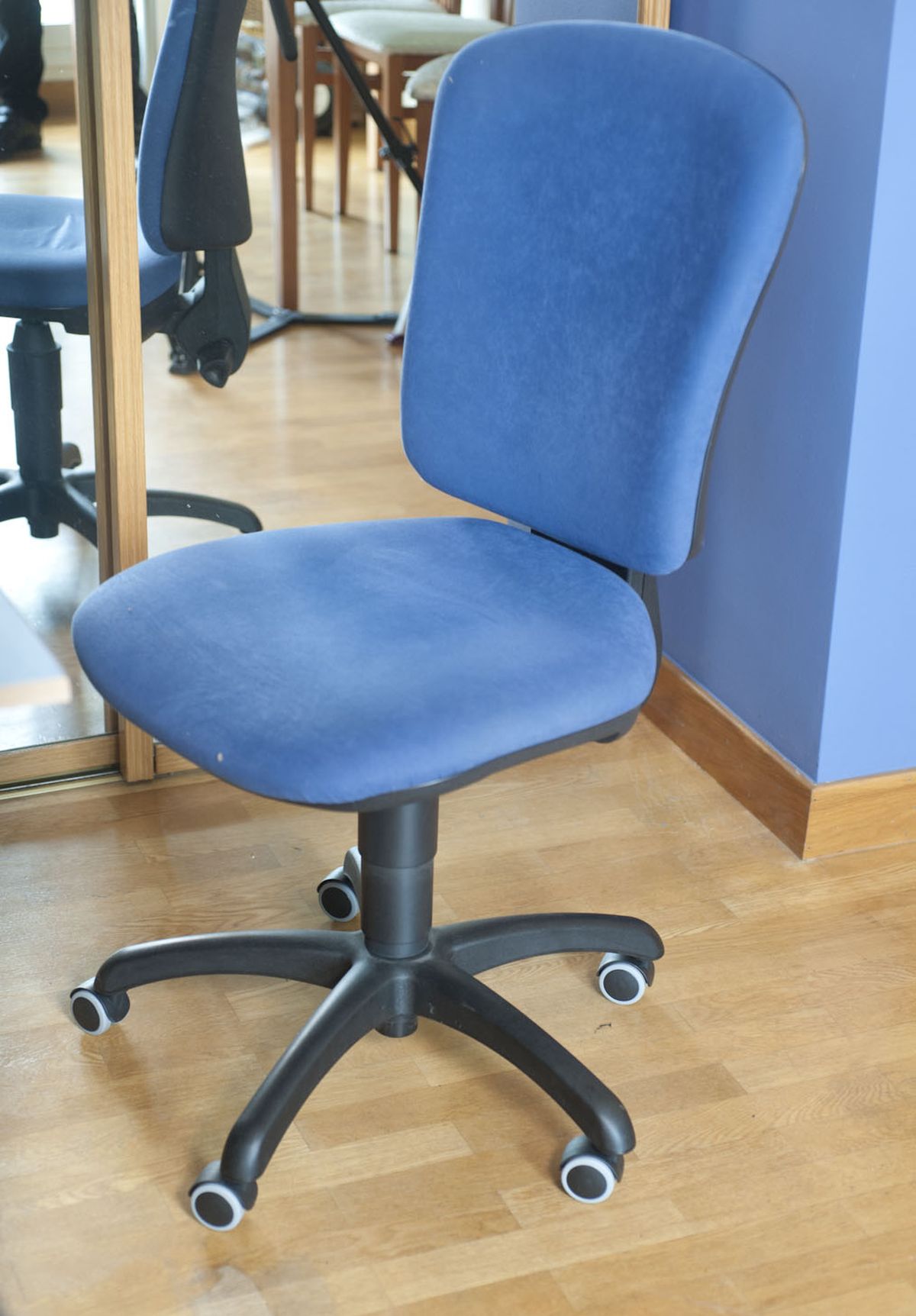 Bricomania 702 Cambiar ruedas de silla p6