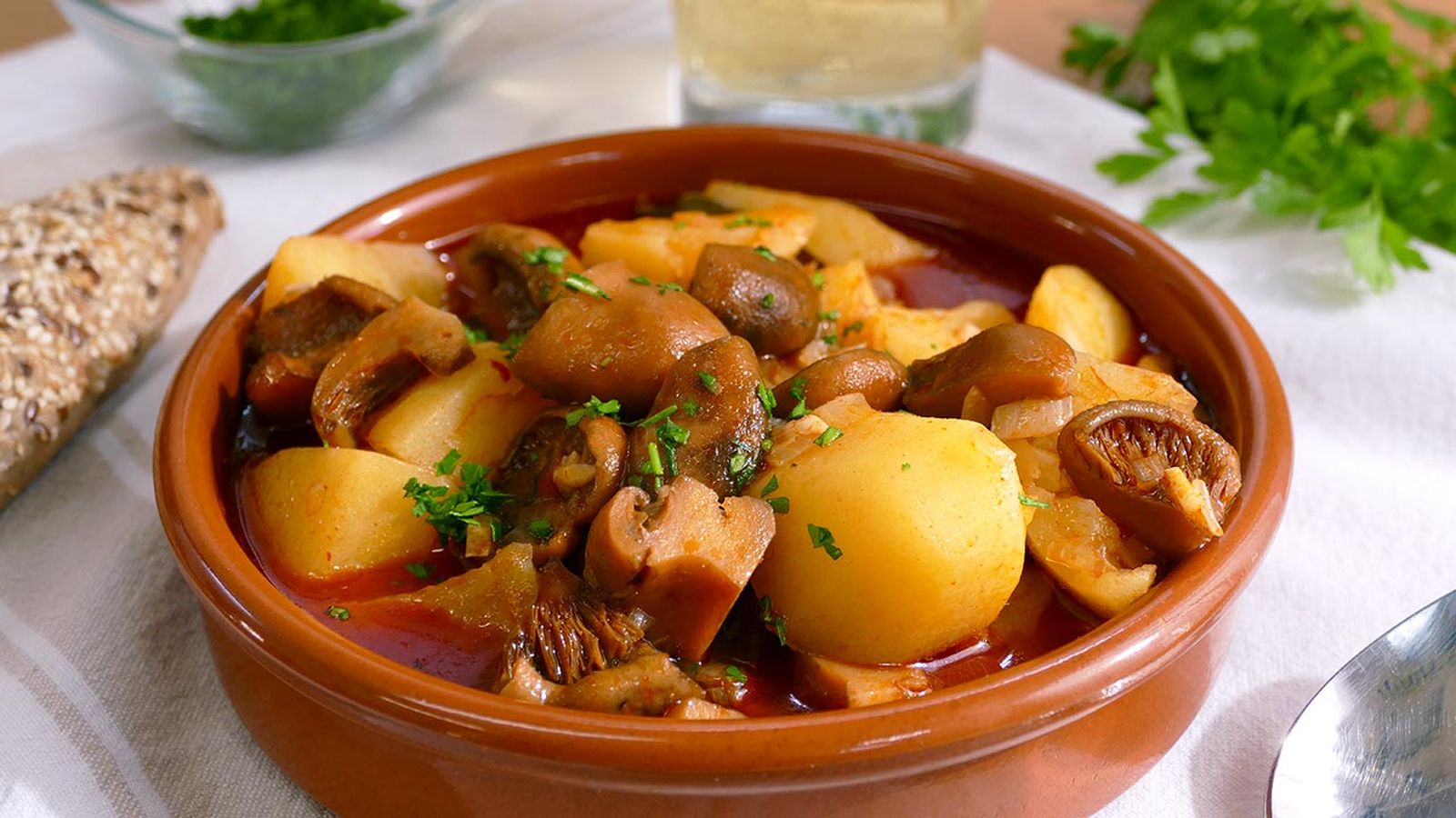 Receta guiso de níscalos con patatas