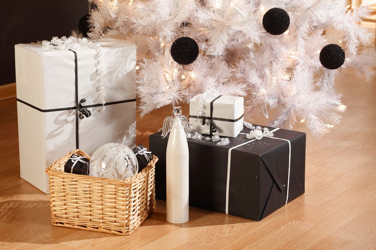 Decoración navideña en color negro 10