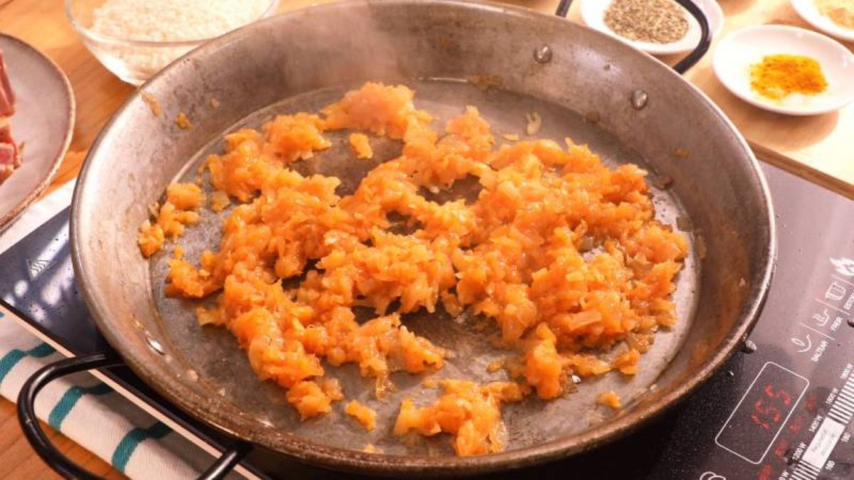 arroz con atun y cebolla  paso 4