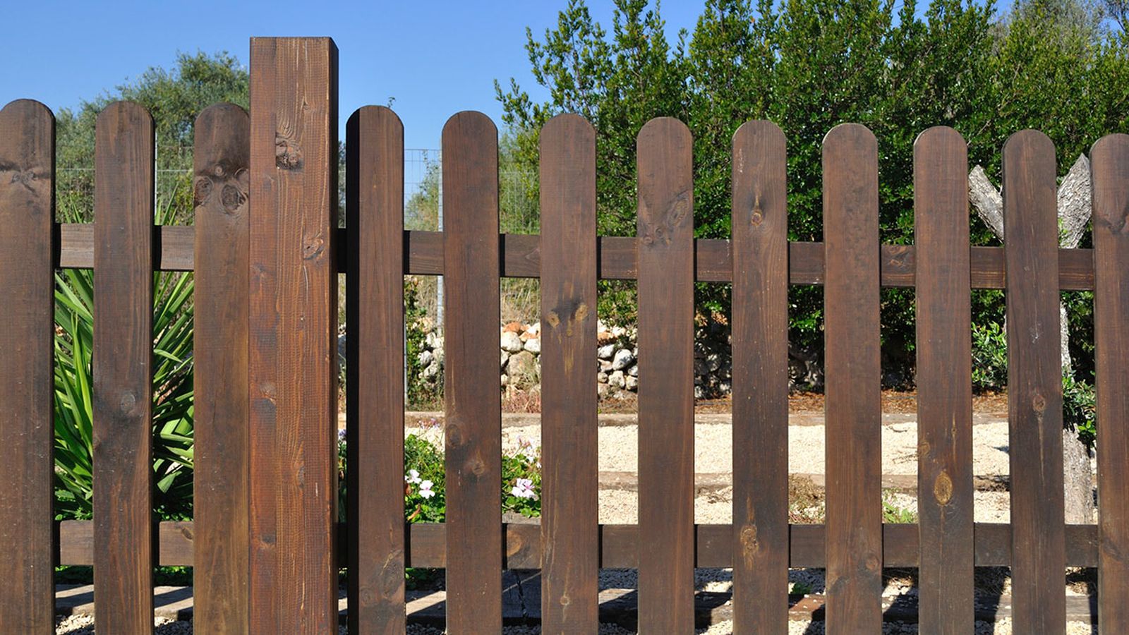 752 barnizar valla de exterior