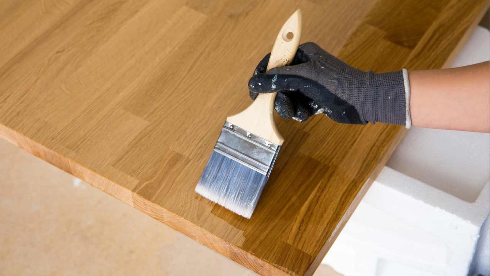 tipos de barniz para madera mesa