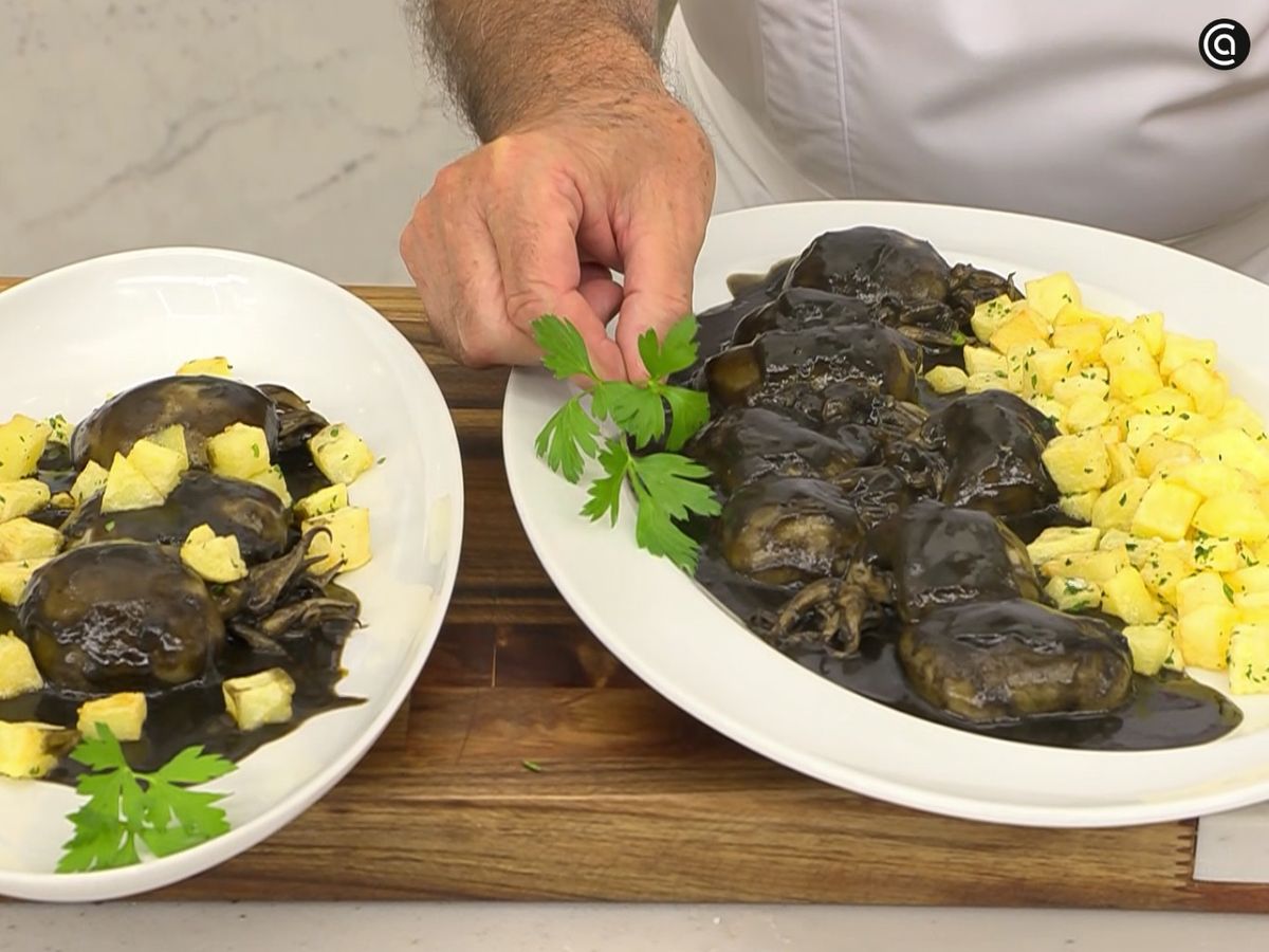 Sepia en su tinta con patatas fritas - paso 5