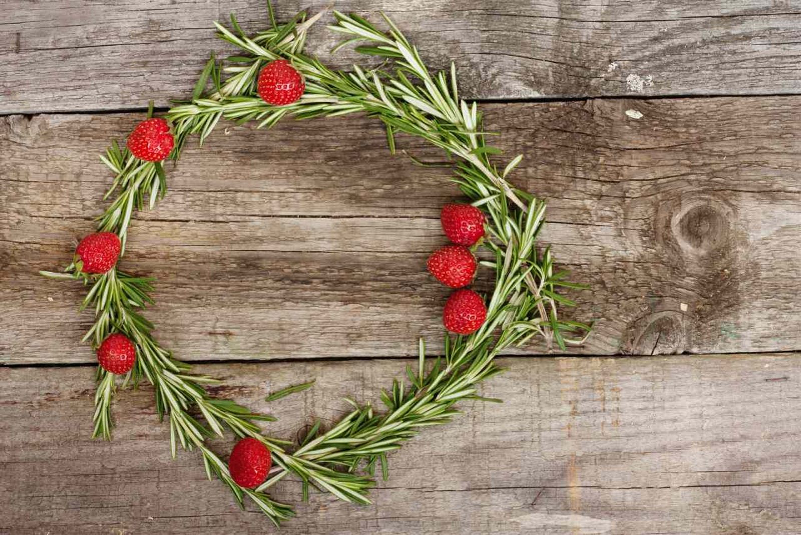 Corona navideña de romero