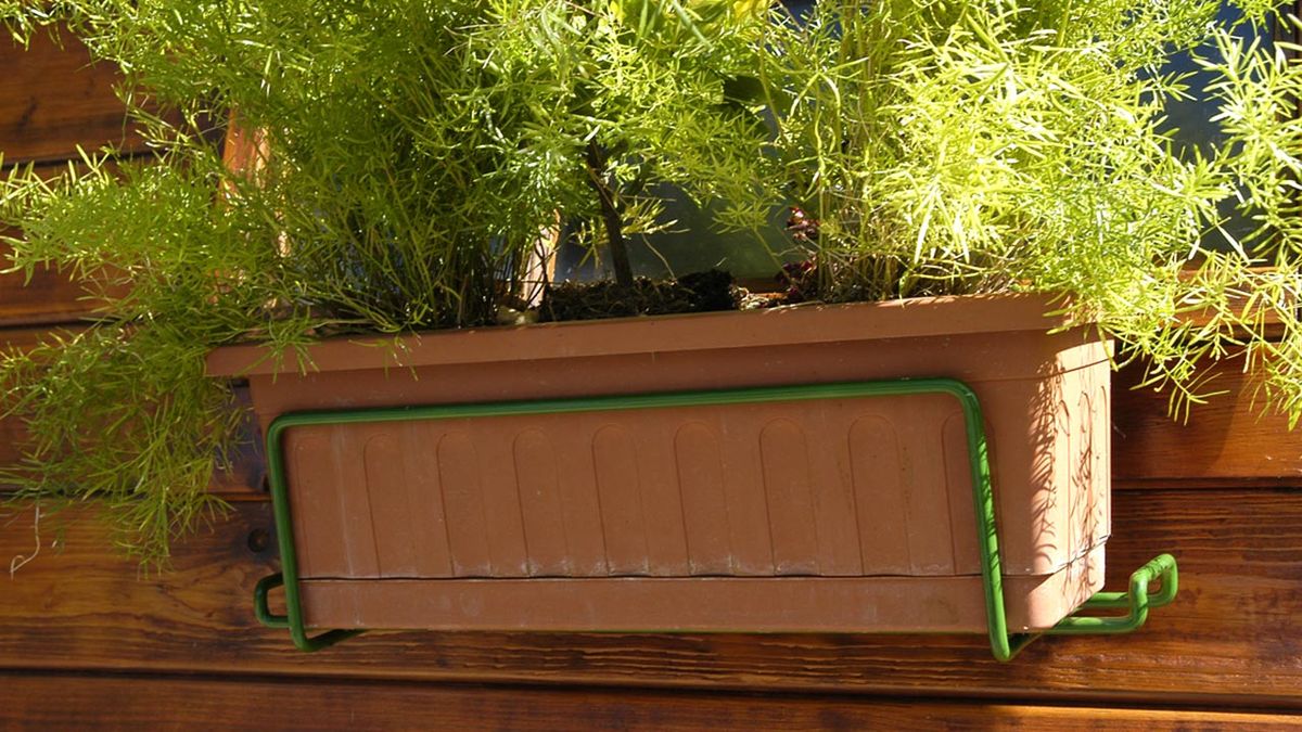 Arreglar el soporte de la jardinera