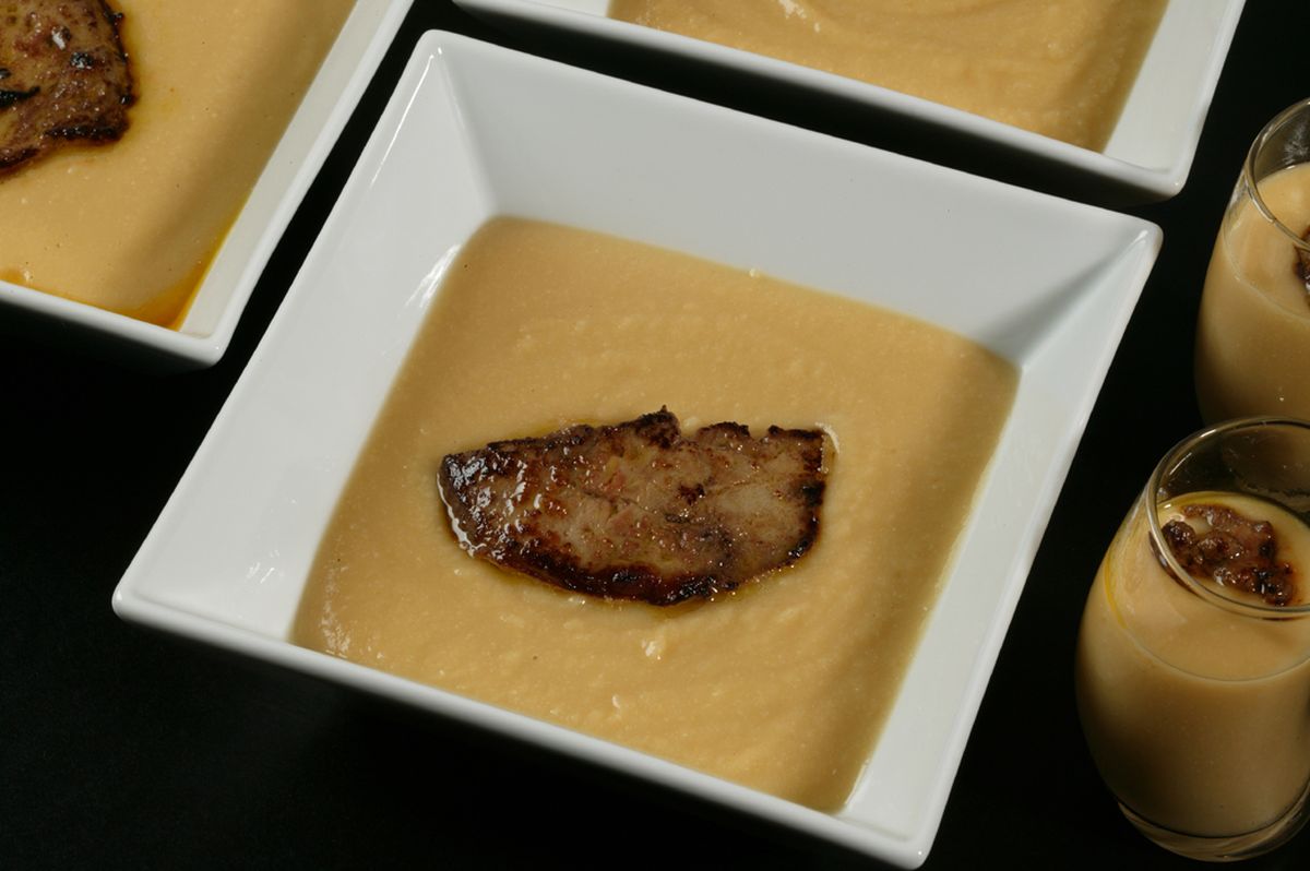 Crema de garbanzos con foie