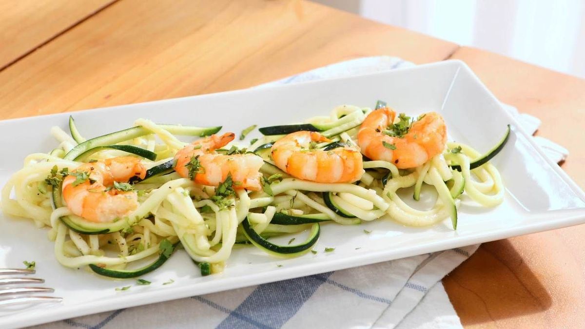 Espaguetis de calabacín con gambas   Paso 4