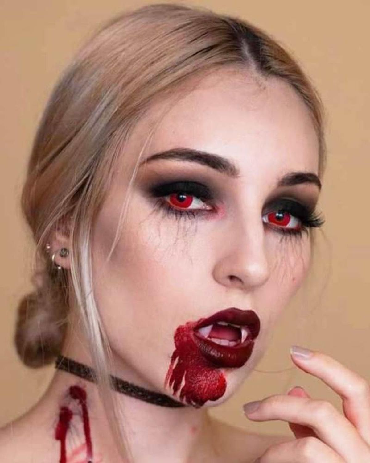 Maquillaje de Halloween para mujer de vampira