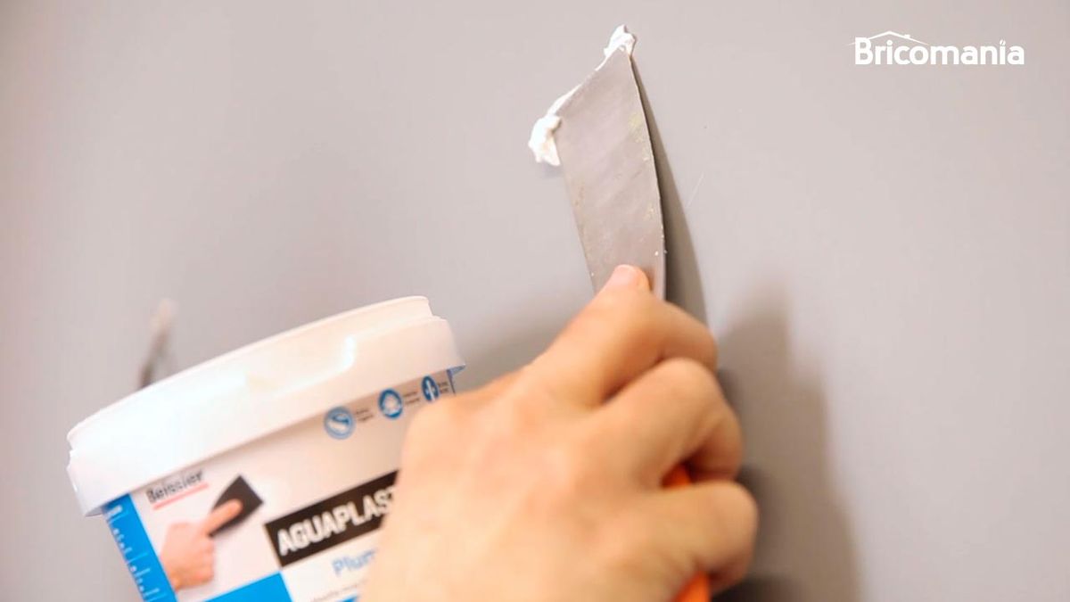 Masilla ligera para reparar paredes
