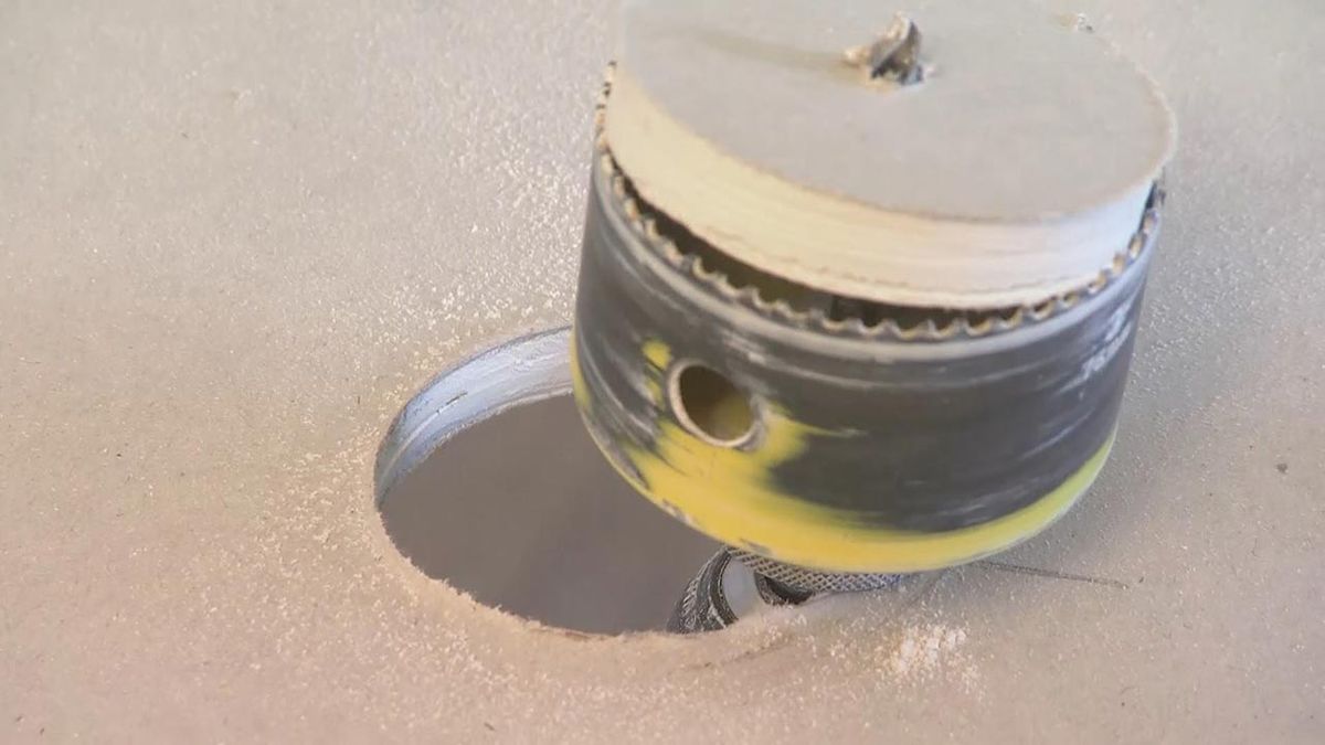 deco783 como poner un foco en el techo paso 1