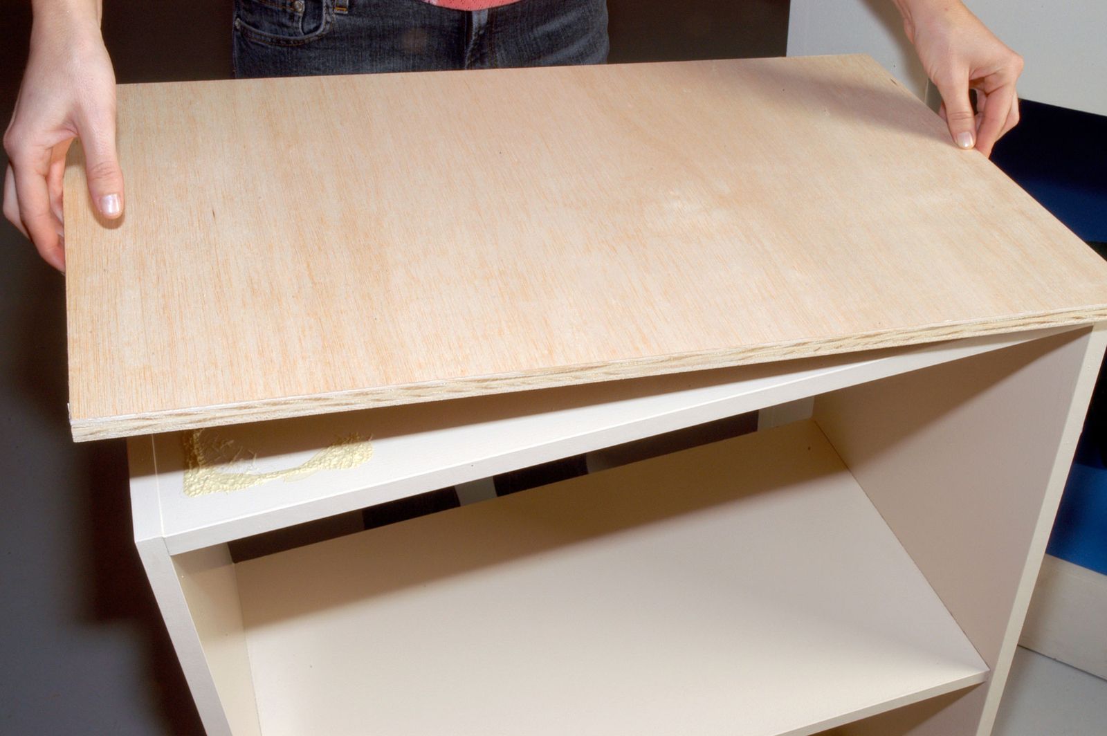 Cómo hacer y decorar un armario para la plancha paso 10