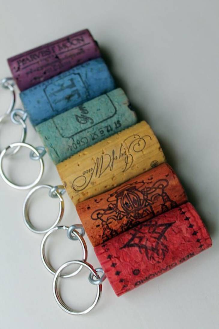 manualidades corcho llaveros pinterest
