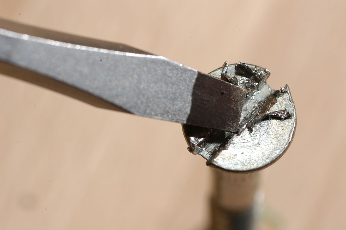 Cómo utilizar un destornillador paso 1