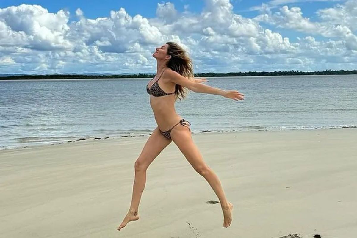 La modelo Gisele Bündchen estupenda a sus 44 años