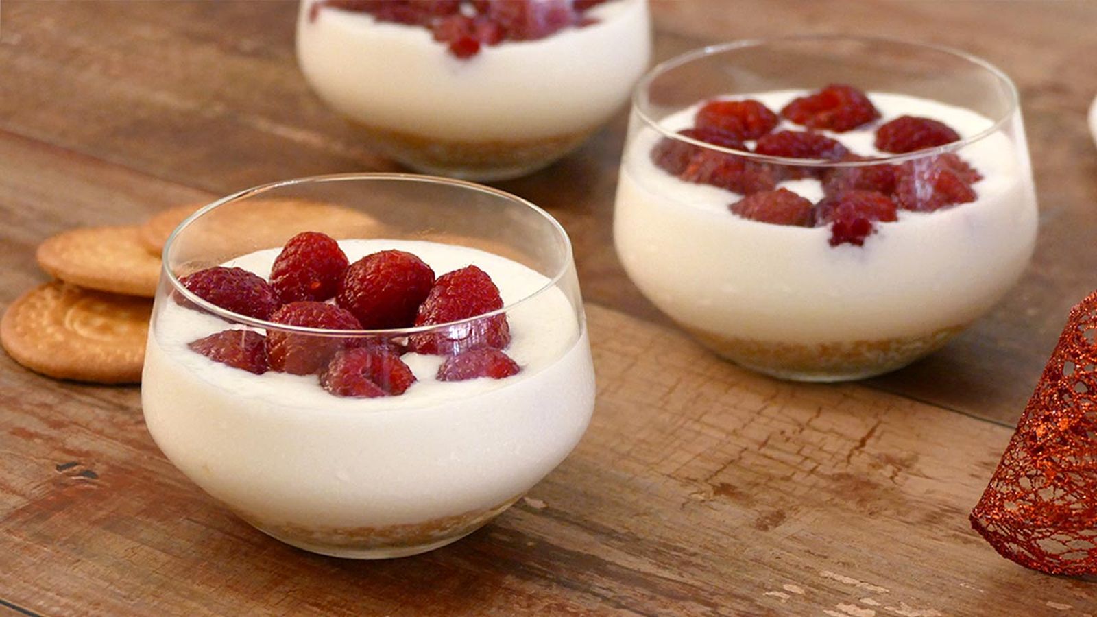 Receta de vasitos de tarta de queso con frambuesas