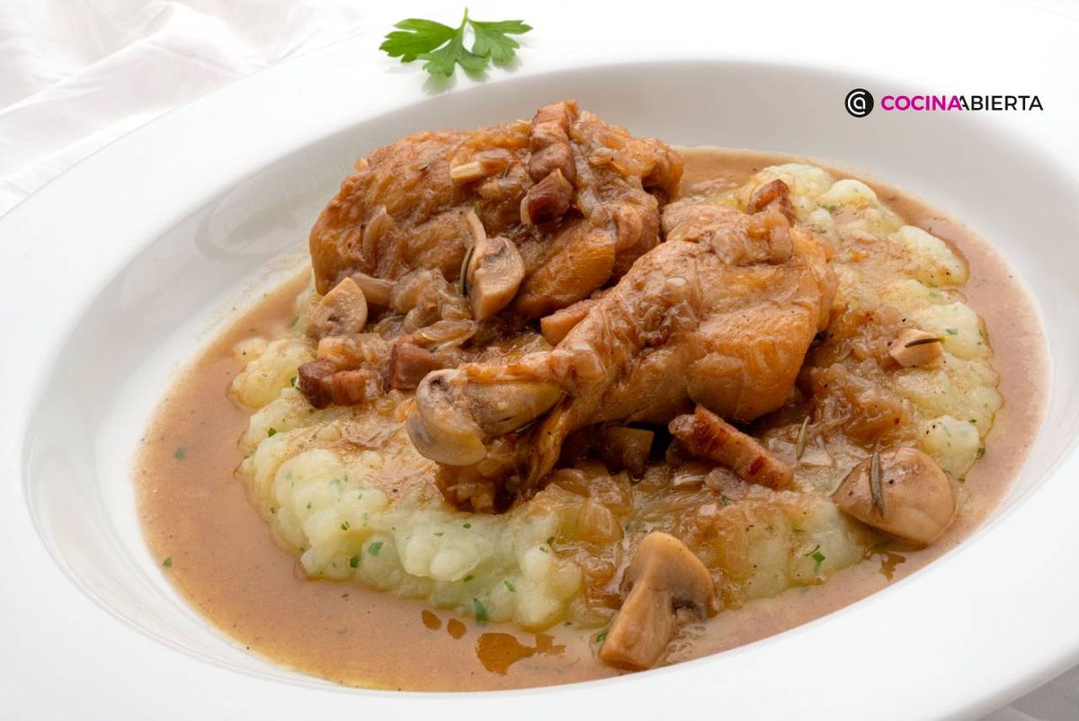 Pollo al oporto con puré de patatas