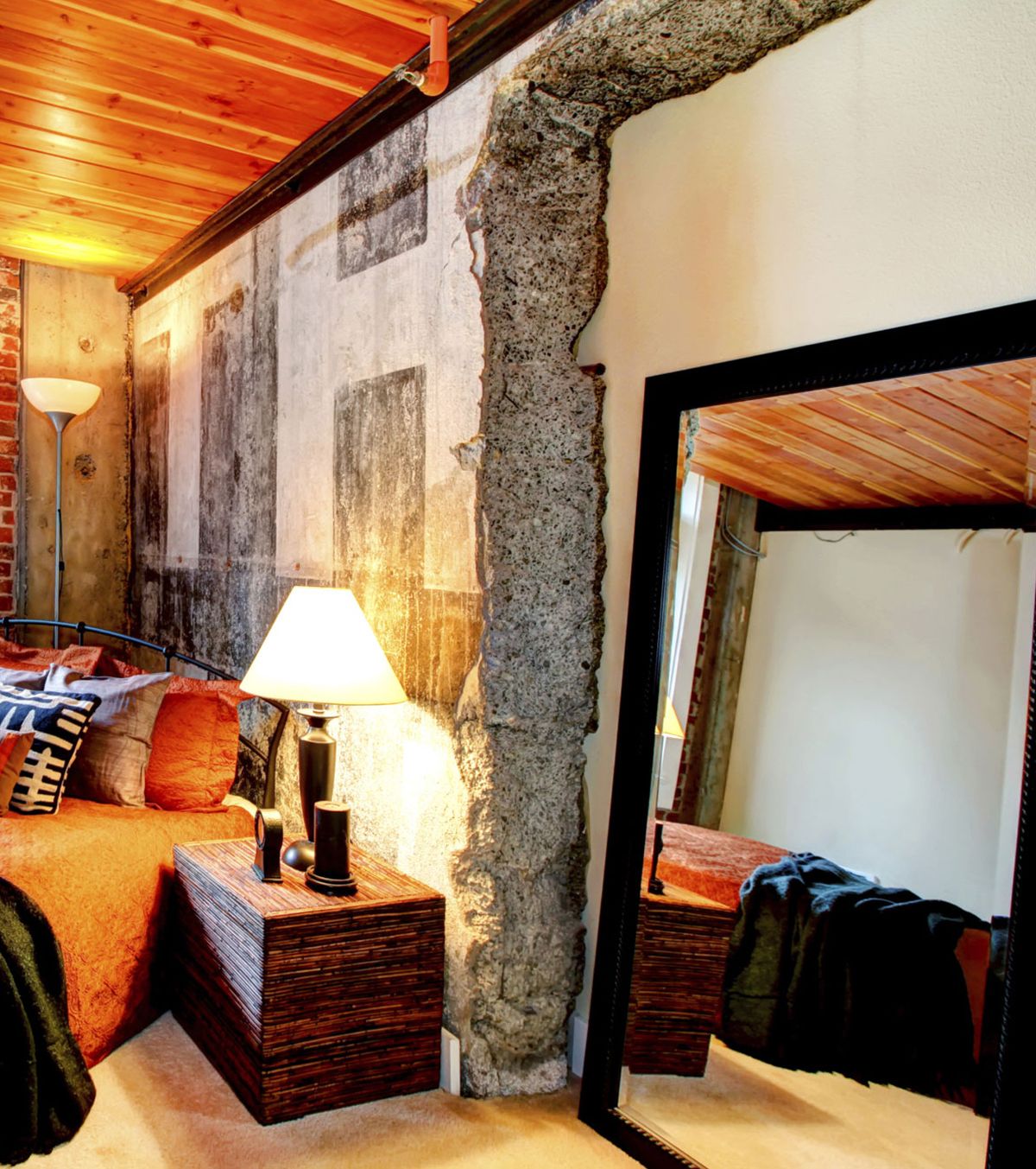 Dormitorio de estilo industrial   pared