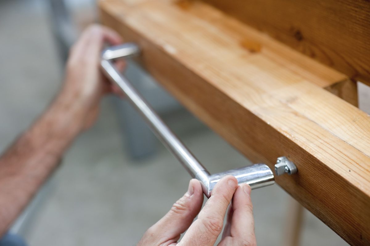 Bricomania 667 Restaurar mesa de trabajo p26