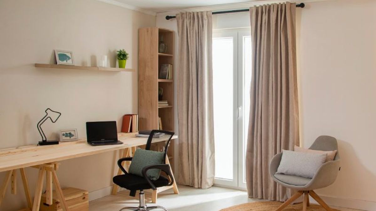 Cortinas térmicas en un estudio / Leroy Merlin