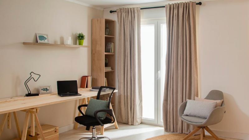 Cortinas térmicas en un estudio / Leroy Merlin