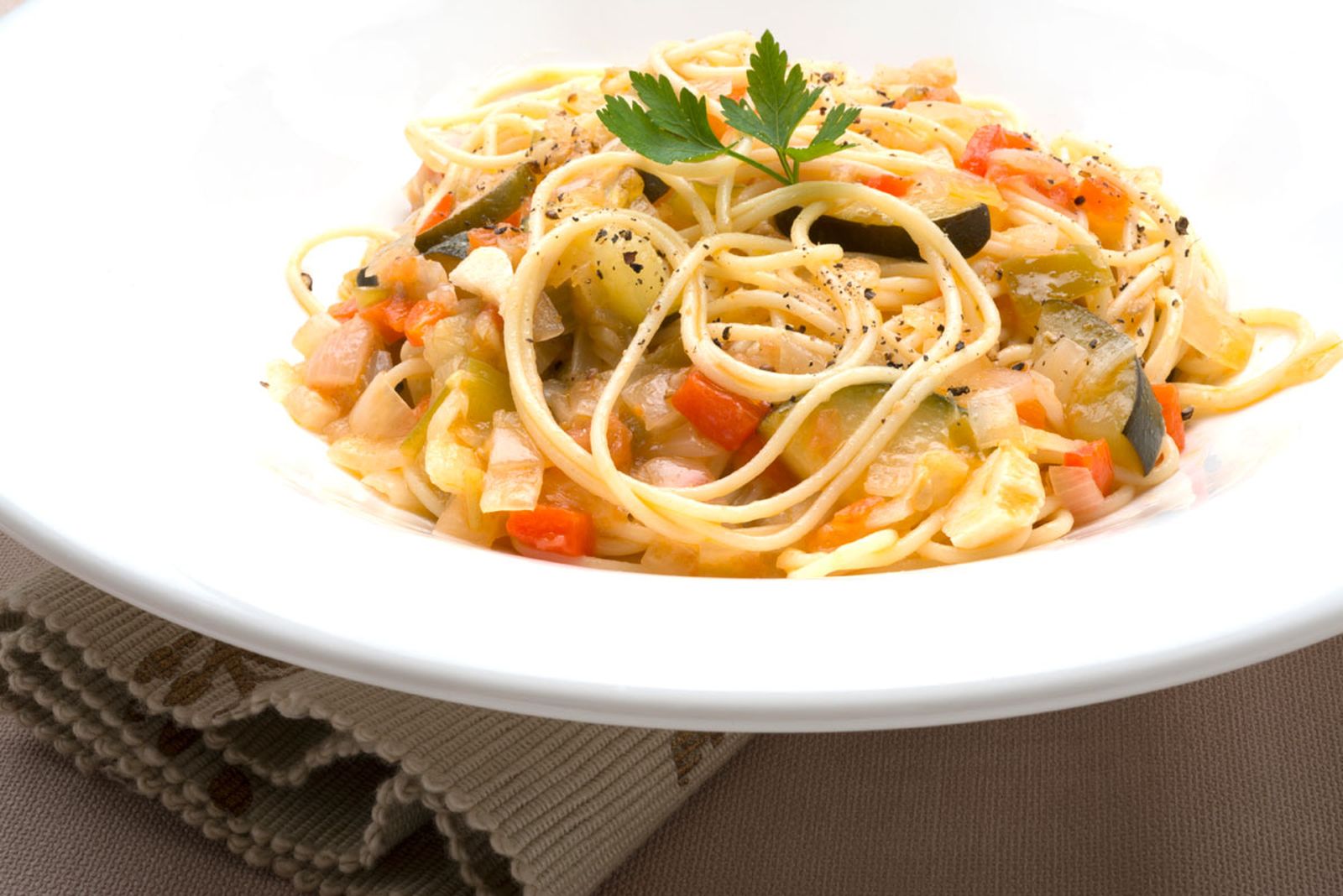 5248 1 Espaguetis con pisto (633) xl