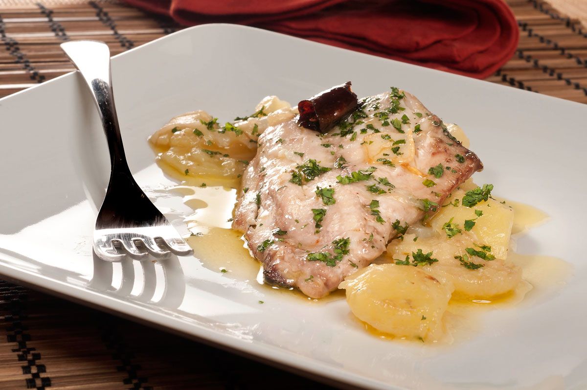 1538 Chicharro al horno con patatas (722) xl