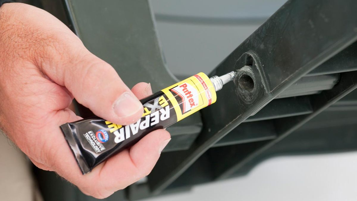 brico 1 650 arreglo apoyabrazos tumbona paso 2