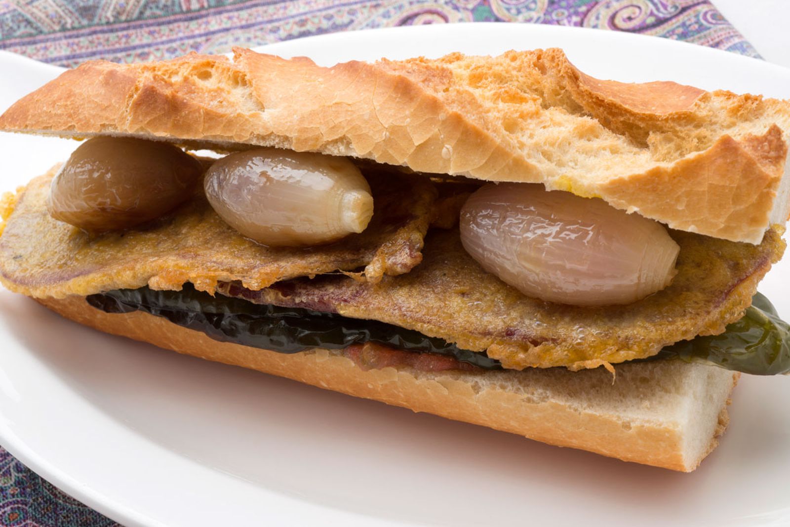 5467 1 Bocadillo de lengua, pimientos verdes y chalotas (852) xl