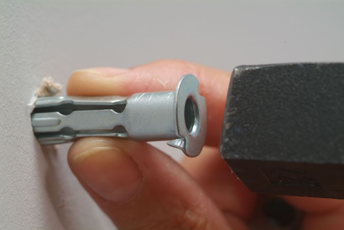 Tacos para pesos ligeros en yeso laminado paso 4