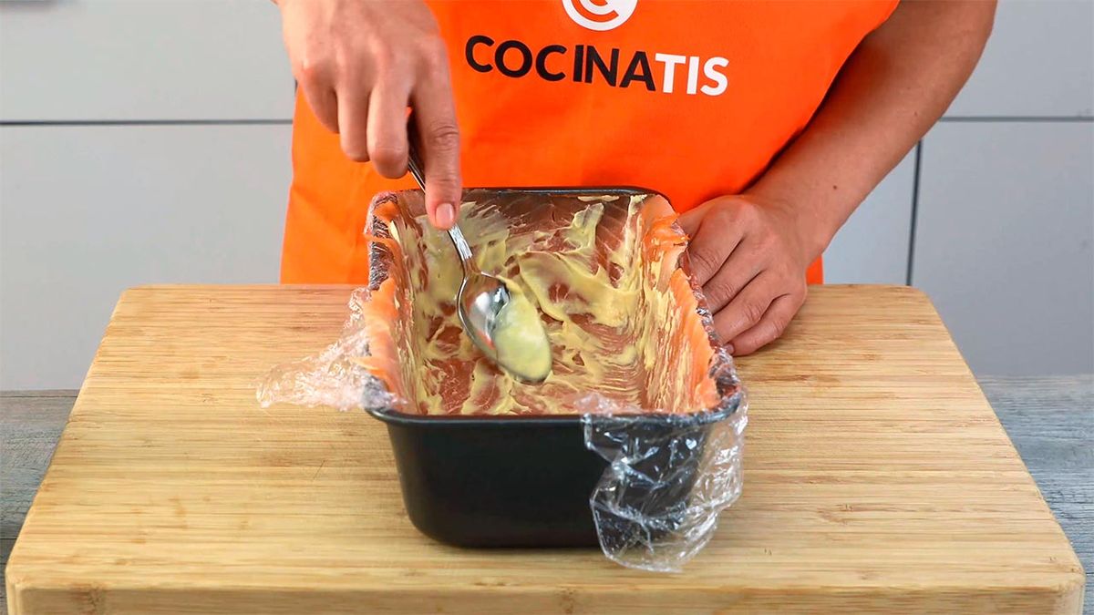 Receta de pastel de salmón y aguacate  paso 3