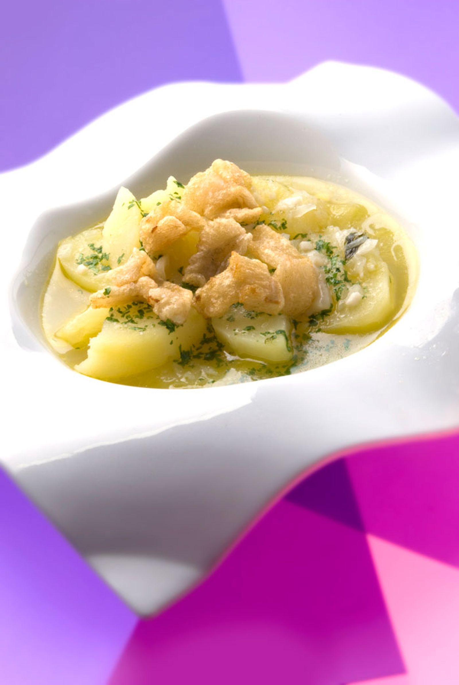 Patatas en salsa verde con tripas de bacalao