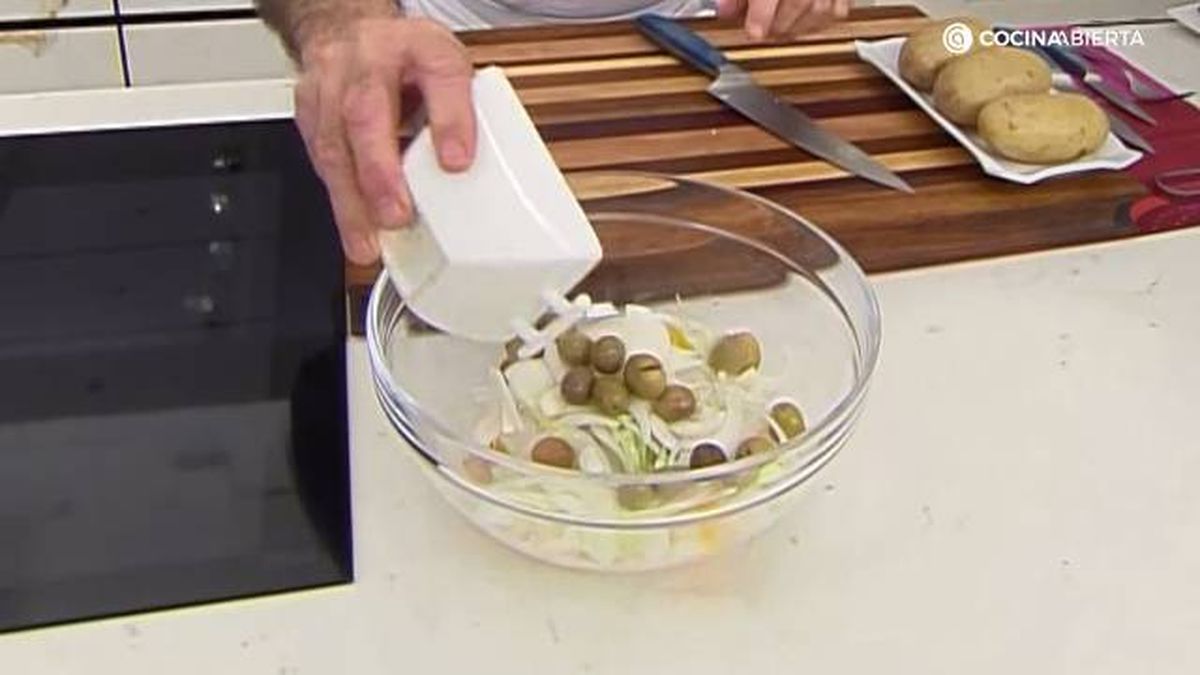 KARL7100 Ensalada malaguena patata bacalao naranja paso 3