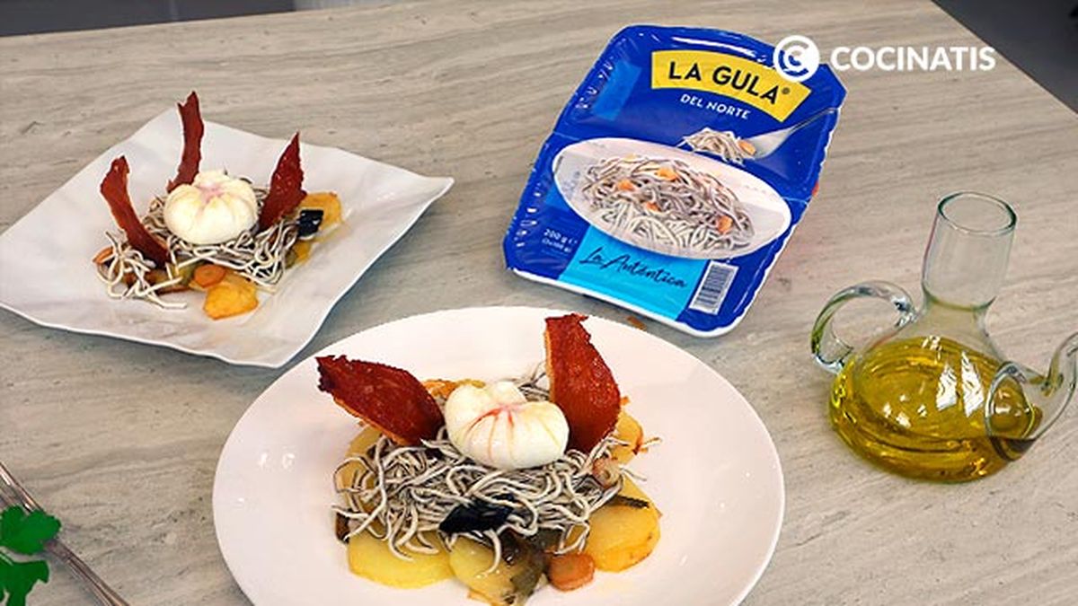 Receta de salteado de gulas y huevo flor  paso 7