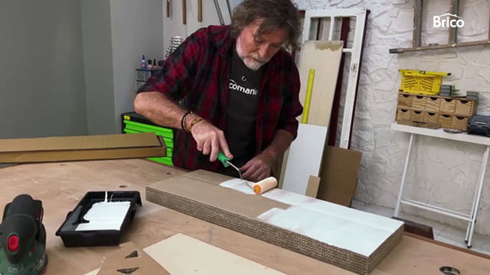 Brico 26 muebles de carton paso12