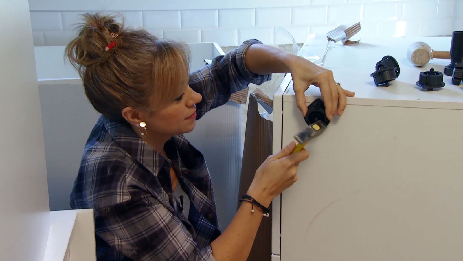 Cocina rústica en blanco y azul paso 9