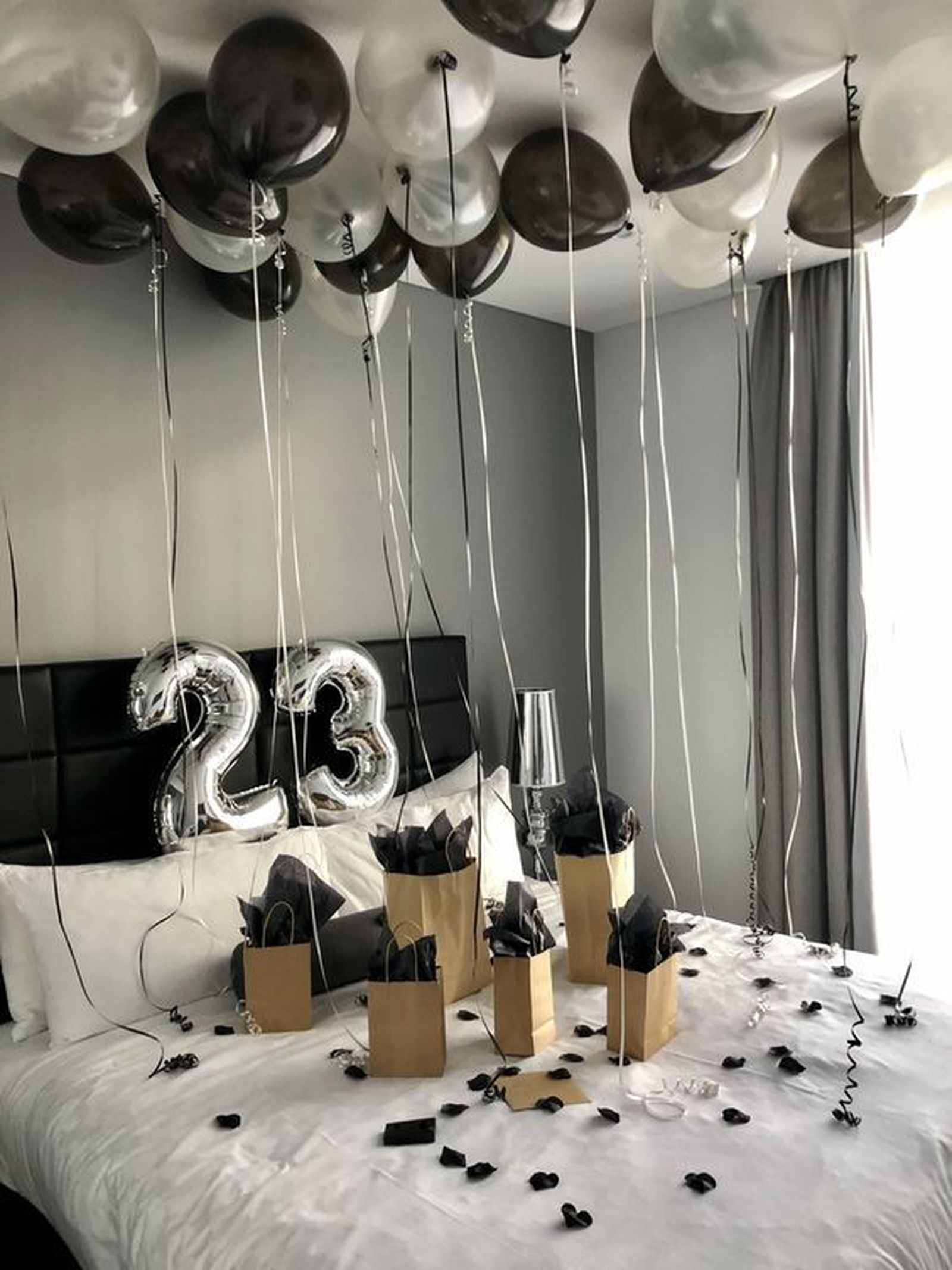 dormitorio sorprender pareja 7