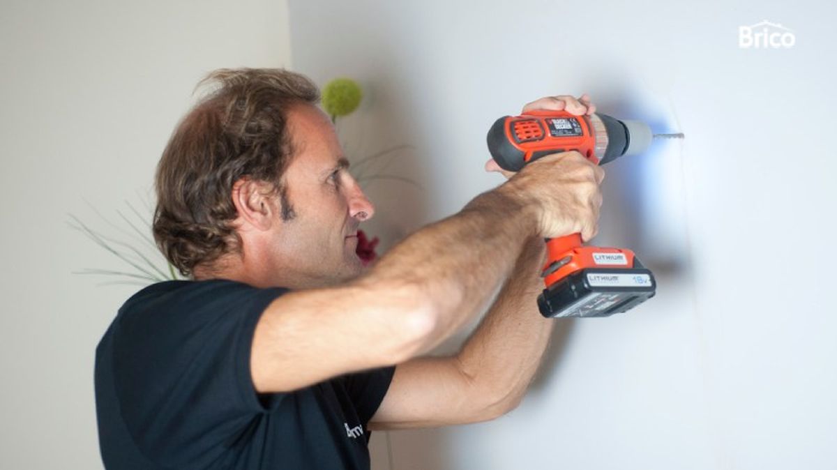 Taladrar en la marca realizada