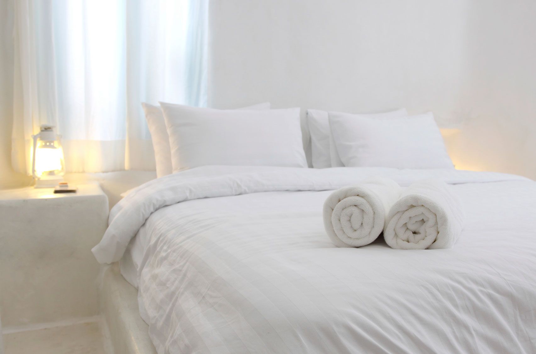 Cómo hacer que el dormitorio parezca más grande   colores
