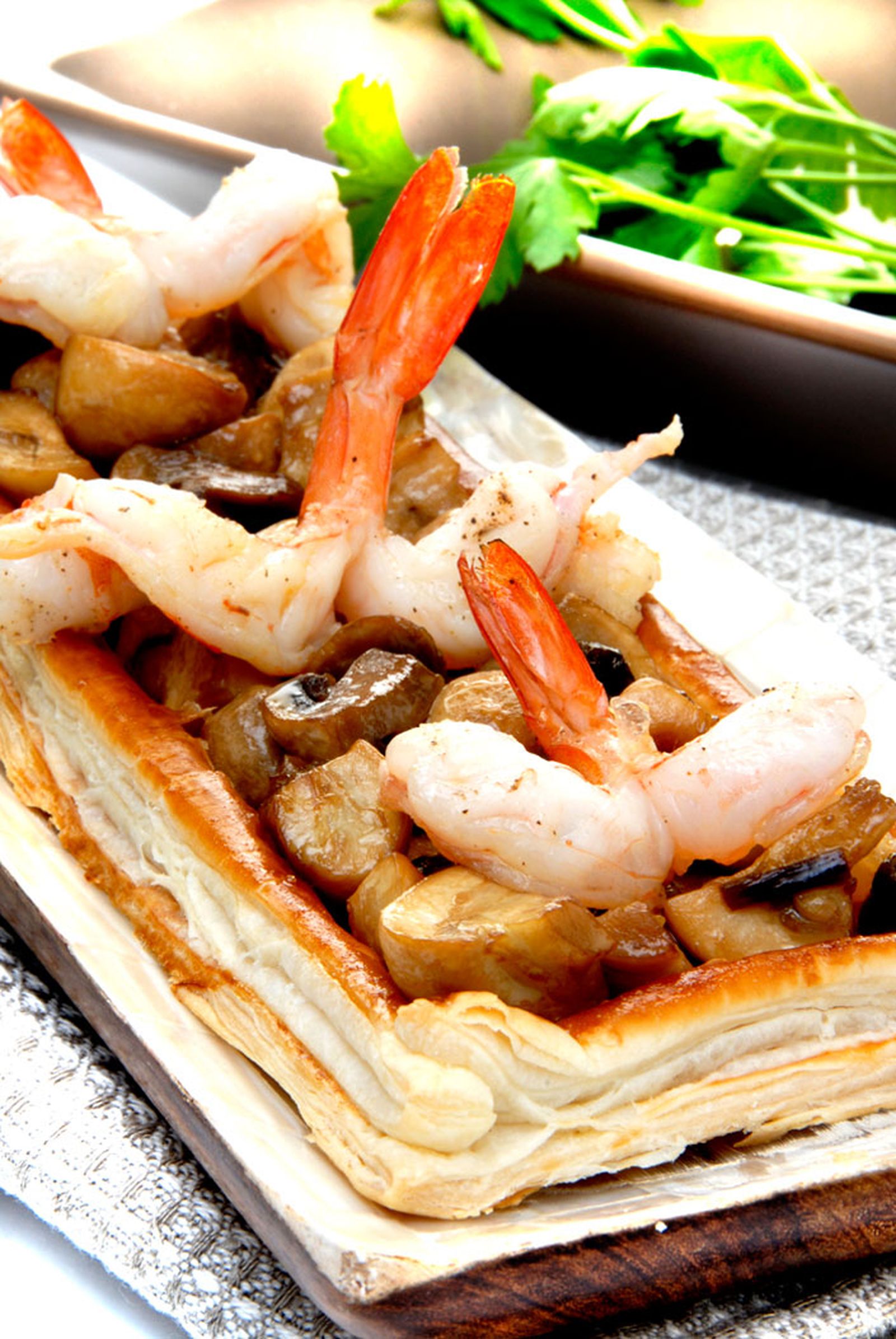 Champiñones y langostinos en hojaldre