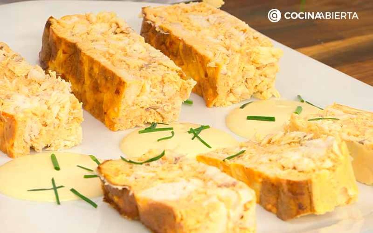 Sirve el pudin de perlón en porciones