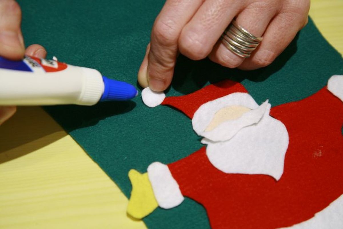 Calcetín de Navidad de fieltro paso 10