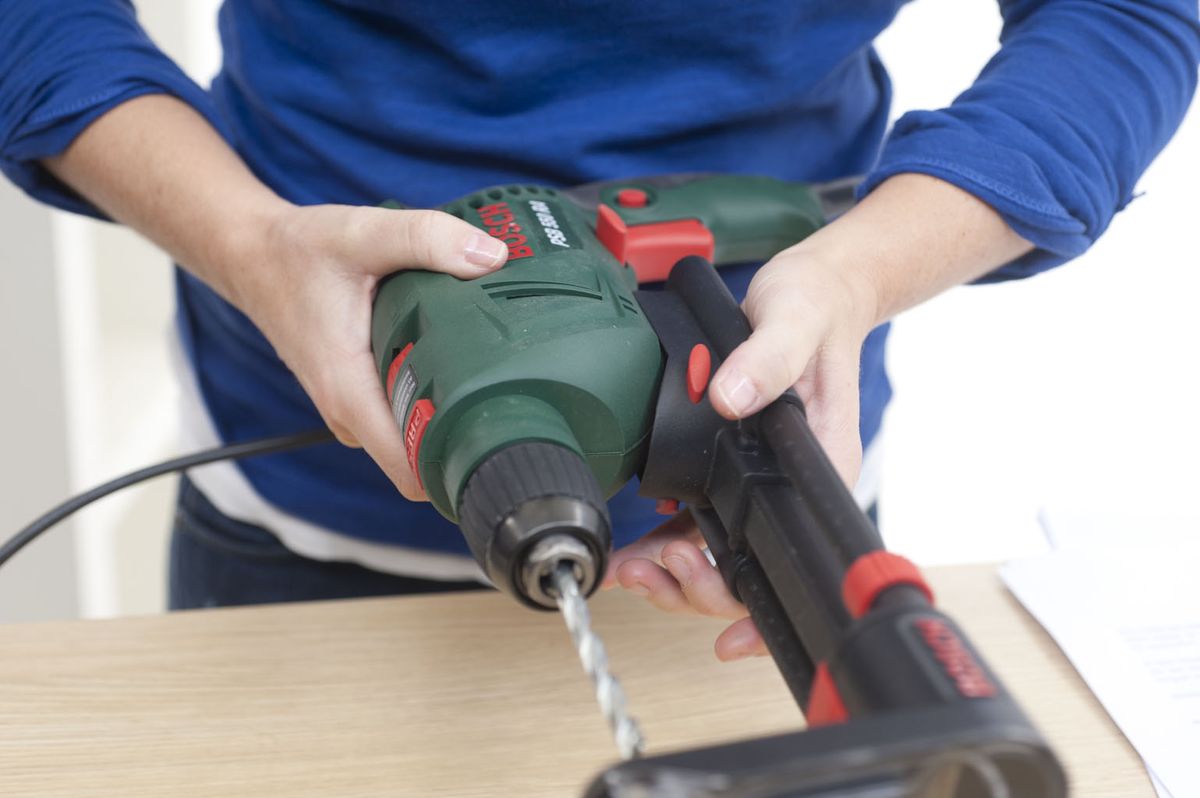 Bricomania 677 Colgar lampara p2