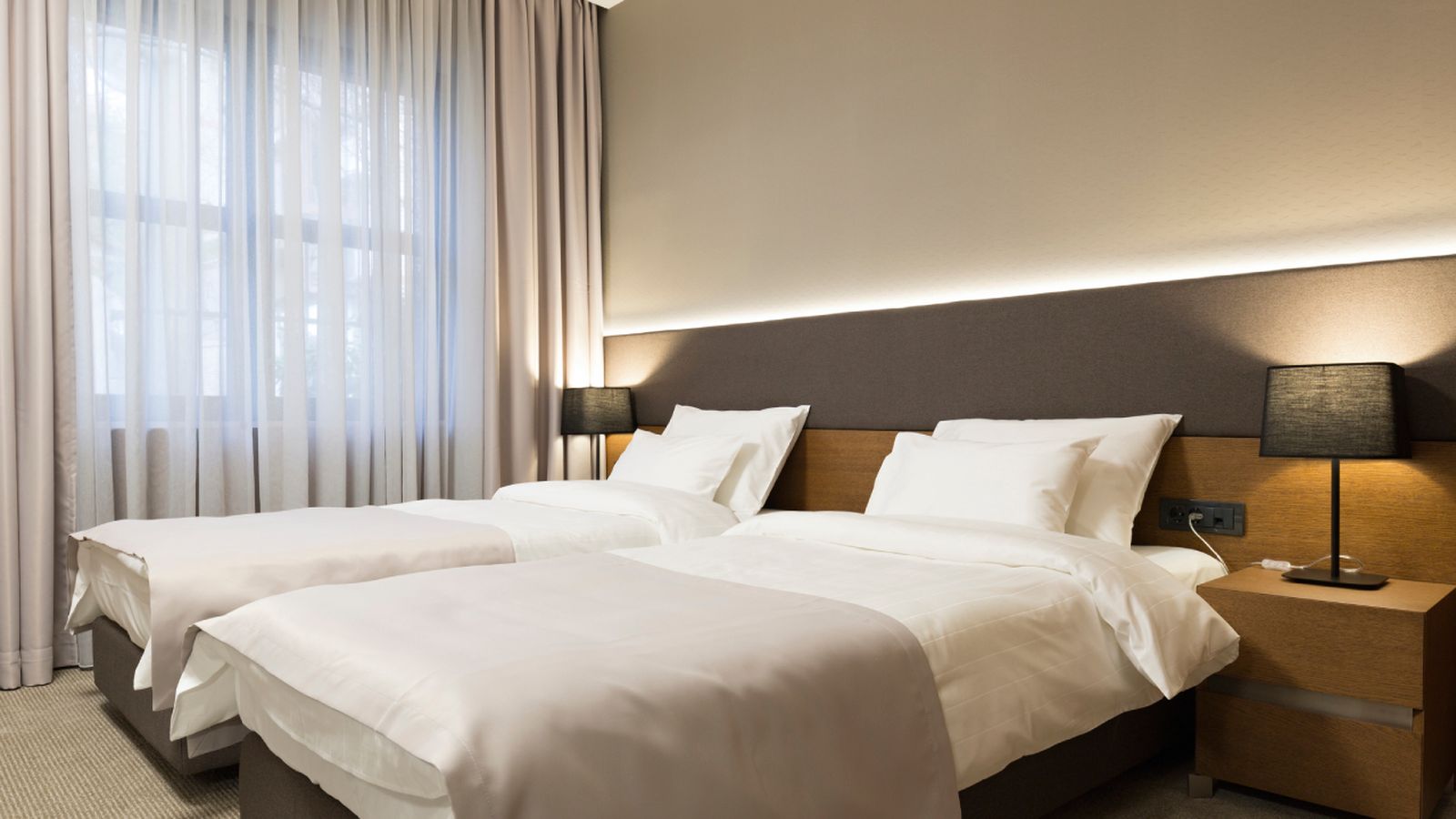 habitacion pequena dos camas