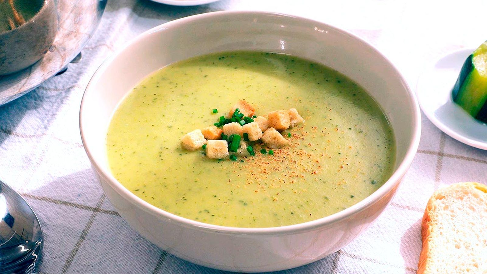 5 recetas fáciles con calabacín y 3 formas de prepararlo  crema de claabacín