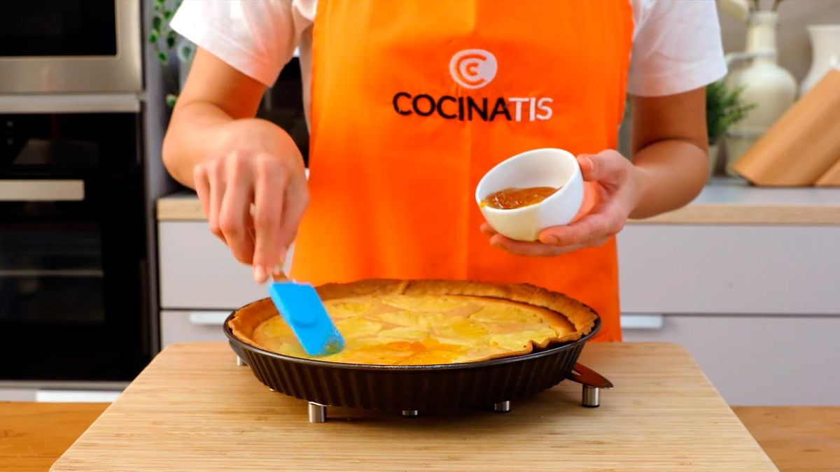 Receta de tarta de piña con crema de almendras   paso 7